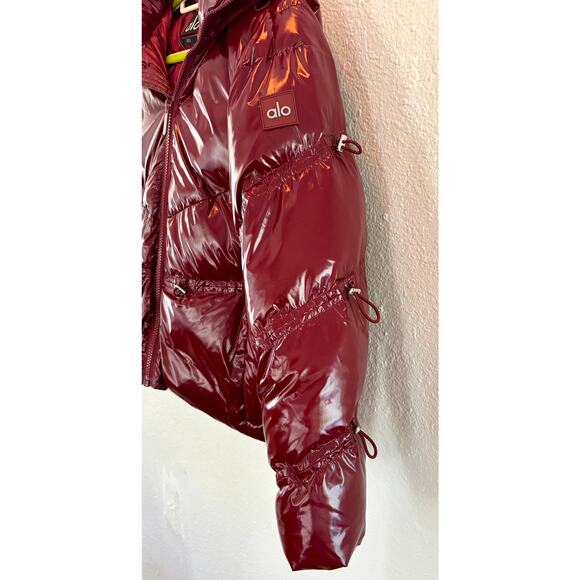 ALO Yoga Stunner Puffer Jacket Cranberry Red Shiny Puffy Hooded Winter Coat XXS - Picture 7 of 8